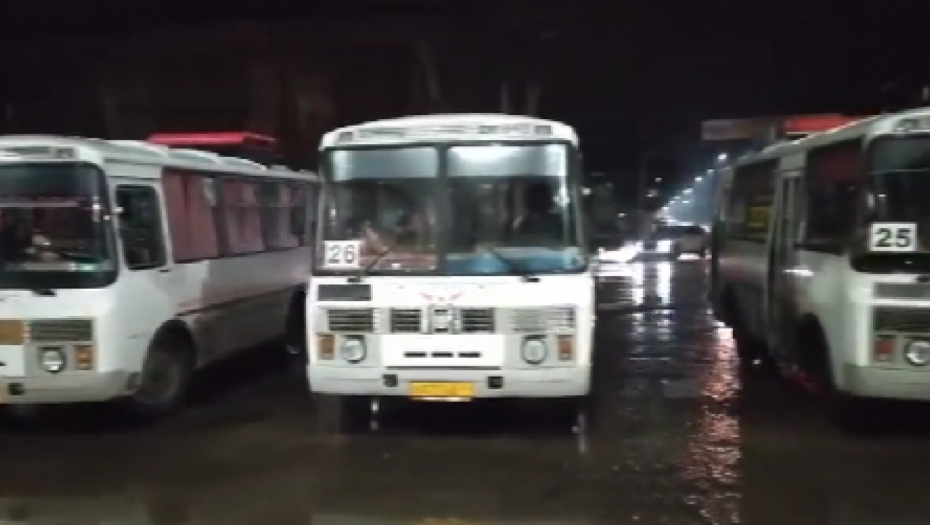 KAO ČERNOBILJ Jezive scene u Donjecku, ruski narod se evakuiše (VIDEO)