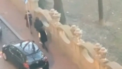 DRAMA NA ULICAMA BEOGRADA Lopovi pratili devojku, pa hteli da joj opljačkaju ranac (VIDEO)