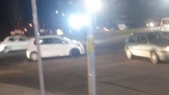 INCIDENT NA BOGOSLOVIJI Nakon sudara dva auta, vozači izašli iz kola i POTUKLI SE (FOTO)