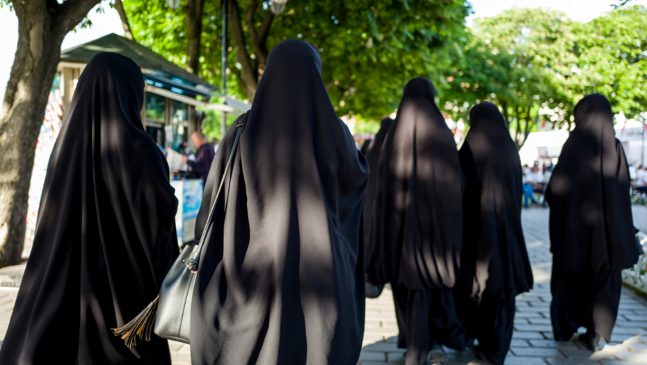 HILJADE VEHABIJA AKTIVNE U SRBIJI Ekstremni pripadnici islama u našoj zemlji ne miruju, na meti su im mladi