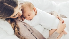 MOLIM VAS ZA POMOĆ, PREMORENA SAM Imamo bebu od četiri meseca, a muž prstom ne mrda, samo bulji u telefon