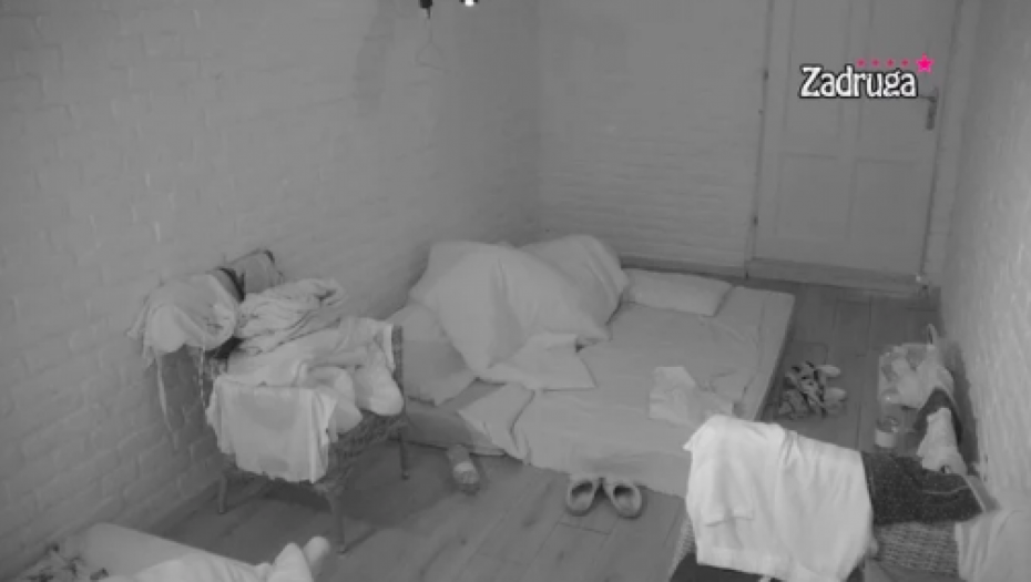ZADRUGARI NISU MOGLI DA SE OBUZDAJU! Nikad viđene scene se*sa u rijalitiju, tresla se izolacija, uključene čak četiri osobe! (VIDEO +18)