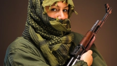 SA BEBOM POBEGLA OD KUĆE I PRIDRUŽILA SE ISIS-U Bila je zaluđena i željna krvi, a danas nema dana da se ne pokaje zbog svojih postupaka - Živim sa velikim posledicama!