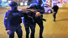 DRŽAO ARSENAL U STANU Beograđanin (66) bio naoružan do zuba, pun stan eksplozivnih materija i oružja!