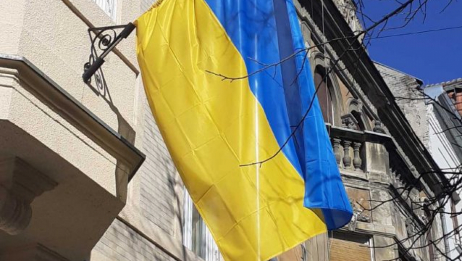 ZASTAVA UKRAJINE U NOVOM SADU Istaknuta ispred sedišta LSV (FOTO)