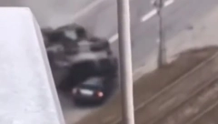BALŠA BOŽOVIĆ ŠIRI LAŽI O RUSIJI Izmišlja ruske tenkove koji gaze civilne automobile (FOTO/VIDEO)
