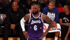 I BOGATI PLAČU Neobičan čovek žali za običnim životom: Evo zbog čega Lebrona Džejmsa izjeda tuga