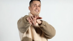 DUŠAN PETROVIĆ KONAČNO POKAZAO DEVOJKU Fotograf smuvao poznatu influenserku, a evo i o kome je reč (FOTO)