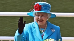 OVO SU BIZARNA PRAVILA BRITANSKE KRALJEVSKE PORODICE Od tegova u haljinama do torbi koje šalju tajne signale