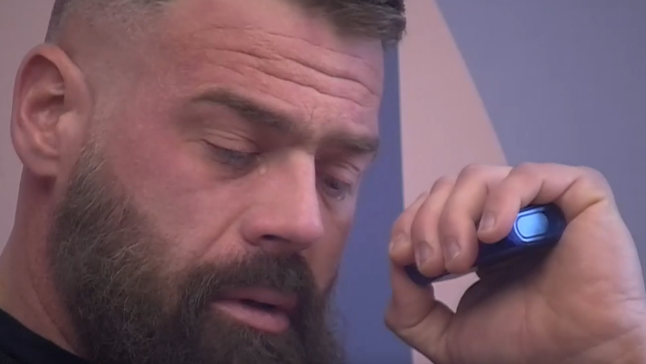 NIJE MOGAO DA SE SUZDRŽI! Ovo je Darka mnogo pogodilo, prolio gorke suze!