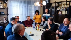 ZAHVALJUJUĆI DOMAĆINSKOJ POLITICI PREDSEDNIKA VUČIĆA NADA SE VRATILA U SRPSKO SELO Nedimović, Đurić i Ilić obišli gazdinstvo Bogdanović (FOTO/VIDEO)