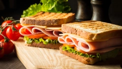 UNIŠTAVA BUBREGE I JETRU: Ovu namirnicu Srbi jedu u sendvičima, a nisu ni svesni koliko je opasna