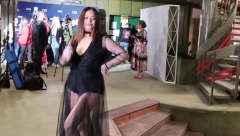 IVANA PETERS OSTAVILA SVE U ČUDU NEOBIČNIM STAJLINGOM! Pevačica se pojavila obučena atraktivno, a evo kako je to izgledalo!