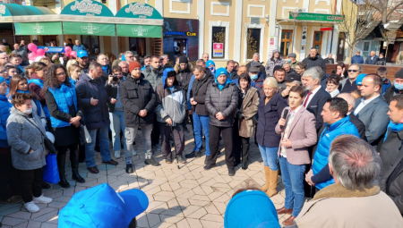 KANDIDATI SNS OBIŠLI RASINSKI OKRUG Premijerka Brnabić: Imamo jasan plan, čuvamo mir i stabilnost (FOTO/VIDEO)