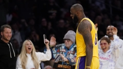 LEJKERSI PRONAŠLI TRENERA Svoj sud dao i Lebron