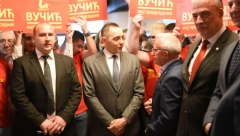 Ministar Vulin i general Lazarević potpisali za Aleksandra Vučića