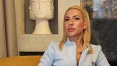 RIJALITIJI JE ZA NJIH BIO PAKAO! Jovana Jeremić nikad iskrenije o odnosu sa roditeljima, a ovo je prvi put javno priznala o njima! (VIDEO)