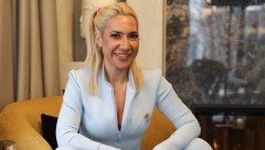 SKROZ NOVI IMIDŽ! Jovana Jeremić raspalila maštu svojim izgledom, pa poručila da je samo jedna stvar kod nje nepromenljiva! (FOTO)