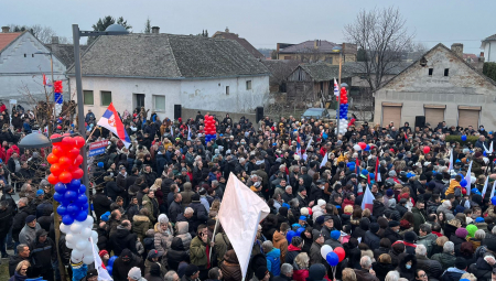 DRŽAVA ULAŽE U NAUKU VELIKA SREDSTVA Vladimir Crnojević: Podržavam listu SNS jer od Srbije pravi tehnološkog lidera