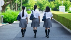 ŠKOLE U JAPANU SE VODE STROGIM PRAVILIMA Nove zabrane su stupile na snagu, a reč je o jednoj frizuri za koju smatraju da će "se*sualno uzbuditi" dečake!