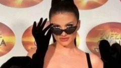 NASTUPILA BEZ BRUSA I GAĆICA! Šok u Zvezdama Granda, preko grudi je stavila samo ovo i napravila opšti haos u studiju! (FOTO)