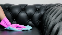 IZGLEDAĆE KAO DA STE GA TEK KUPILI Ovo je definitivno najbolji način za čišćenje kauča, treba vam samo jedna stvar