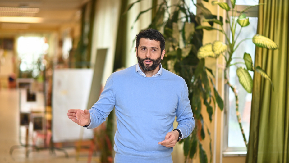 ŠAPIĆ: Učiniću sve da se popravi standard prosvetnih radnika, država mora posebno da ceni i poštuje rad ovih ljudi (FOTO)