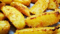 MIRIŠE NA BAKINU KUHINJU Krompir sa ruzmarinom iz rerne,  pikantano, a u isto vreme i hrskavo i sočano jelo