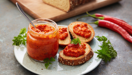 NEMA PEČENJA I LJUŠTENJA PAPRIKA Ovaj ajvar se sprema u rerni i trenutno je najtraženiji recept u Srbiji
