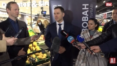 Ministar Siniša Mali posetio "Maxi" koji je prešao na novi model e-fiskalizacije (VIDEO)