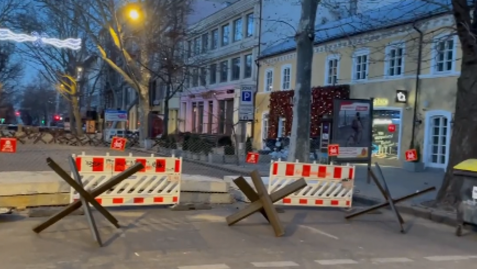 ISPLIVALE FOTOGRAFIJE Ruska vojska traži od ukrajinskih muškaraca da skinu odeću, a OVO je razlog (FOTO)