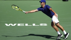 SJAJNI KECMANOVIĆ U ČETVRTFINALU INDIJAN VELSA! Srbin igra tenis života, pao i Beretini