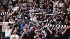 SPEKTAKULARNO "Grobari" razvili transparent kojim se prisećaju najvećeg uspeha u istoriji kluba (FOTO)