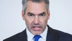 POLA STANOVNIŠTVA AUSTRIJE NEZADOVOLJNO Nehamer loš kancelar, moguć povratak Kurca?