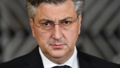 NEOBAVEŠTENI ANDREJ PLENKOVIĆ Šta to uznemirava Hrvate?