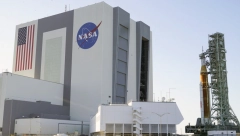 NA RAKETI SE POJAVILE PUKOTINE, GORIVO CURI NASA odložila misiju istorijskog poletanja na Mesec, stotine hiljada ljudi razočarani se vratili kućama