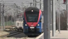 PONOVO KRAĐA NA BRZOJ PRUZI Izgrednici ukrali delove kontaktne mreže i ugrozili bezbednost putnika!