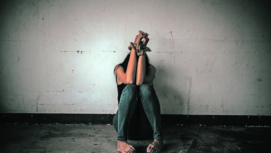 SVEKRU I SVEKRVI IZ PAKLA PRETI 10 GODINA ROBIJE Snaji gasili cigarete po telu, sekli je po dojkama...