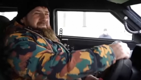 "NAŠI BORCI NE PROMAŠUJU" Kadirov proslavio rođendan na neobičan način (VIDEO)