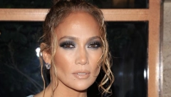 DŽENIFER LOPEZ POKAZALA I VIŠE NEGO ŠTO TREBA Pojavila se na premijeri dokumentarca ovako obučena (FOTO)