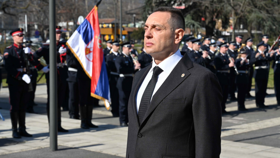 VULIN POLOŽIO VENAC Još uvek sanjamo našu ubijenu decu, to je bio poslednji veliki nekažnjeni ratni zločin u 20. veku (FOTO)