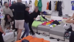 KRVNIČKI ŠUTNUO VIKI I MARKA! Brutalna tuča u Zadruzi, Mensur nasrnuo na Mitrovićevu, Osmakčič se zaleteo i udario ga pesnicom! (VIDEO)