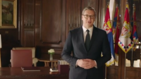 PREDSEDNIK VUČIĆ POSLAO VAŽNU PORUKU  Za 10 godina smo od uništene države došli do toga da nemamo čega da se stidimo pred svetom (VIDEO)