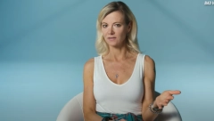 POTPUNO JE "SKRENULA S UMA" Popularana plaviša živela je život iz bajke, a završila je kao robinja i kriminalac!