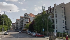 Manijak oteo devojku (19), spasao je taksi! Nepoznati muškarac preksinoć pokušao da siluje tinejdžerku