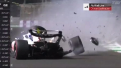 HOROR SCENA! Šumaherov bolid prepolovljen, mladi vozač prebačen u bolnicu! (VIDEO)