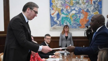 JOŠ JEDNA DRŽAVA POTVRDILA DA NEĆE PRIZNATI KOSOVO Predsednik Vučić na sastanku od izuzetne važnosti