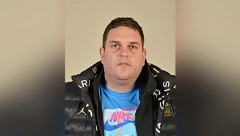 UKOLIKO STE POSLOVALI SA OVIM ČOVEKOM, ODMAH JAVITE POLICIJI U pitanju je velika prevara!