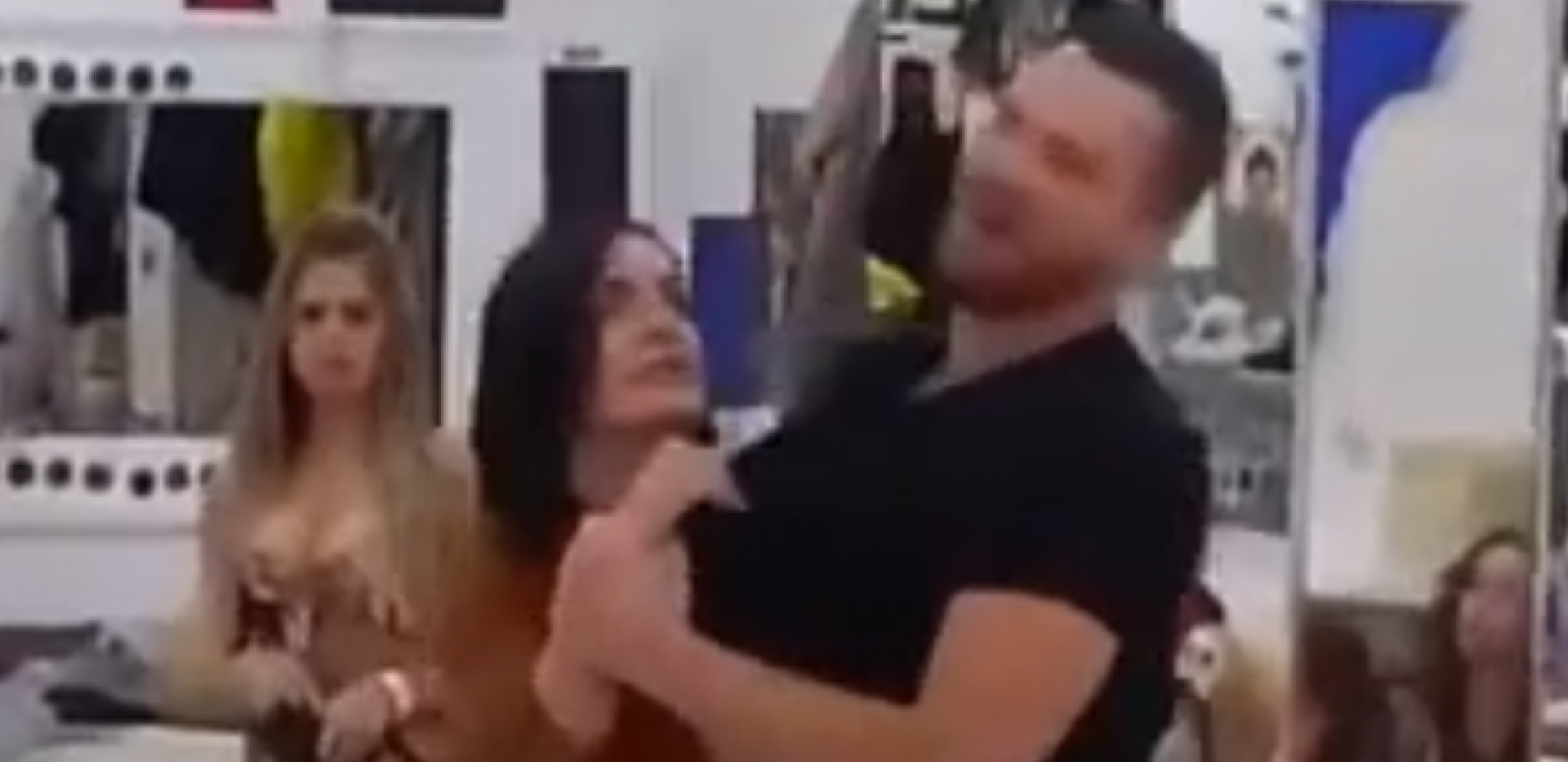 DISKVALIFIKACIJA! Stravične scene Viktorije i Marka, zaurlala od bola: Polomićeš mi ruku! (VIDEO)