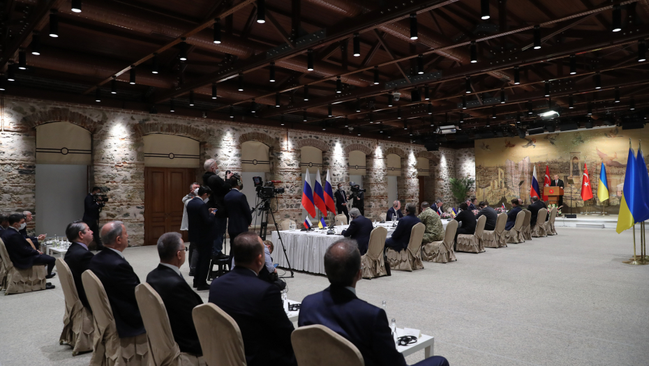 ZAVRŠENI PREGOVORI U ISTANBULU Delegati Rusije i Ukrajine razgovarali tri sata!